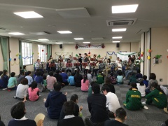 おもちゃ図書館クリスマス会に出演