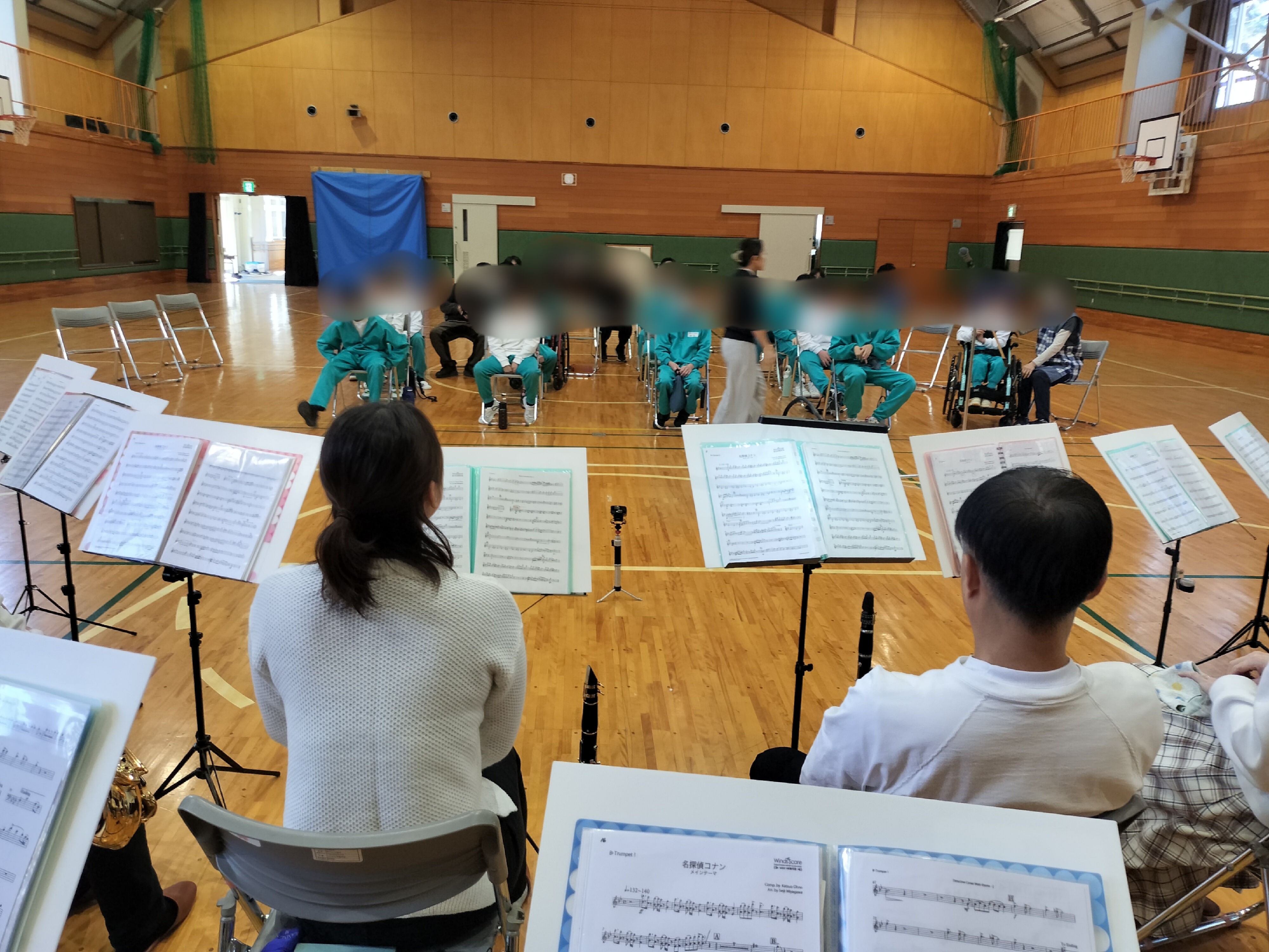 支援学校中等部の地域交流イベントで音楽会
