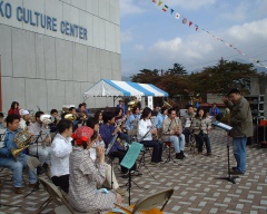 山梨県民の日富士吉田会場のイベントに出演